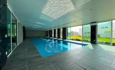 RESIDENCIA DE LUJO  EN FRACCIONAMIENTO CON  CLUB DE GOLF