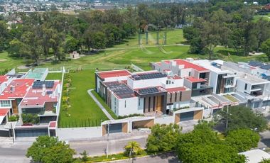 RESIDENCIA DE LUJO  EN FRACCIONAMIENTO CON  CLUB DE GOLF