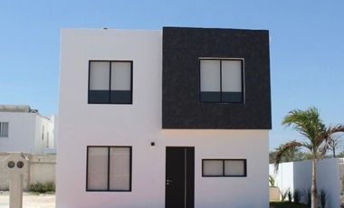 Casa en venta de 2 recámaras en privada zona de Conkal