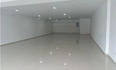 Se alquila local en vía españa