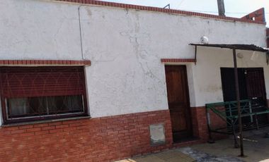 Casa para 2 Familias en venta en Villa Dominico