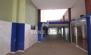 CENTRO: Excelente local en 2 niveles, céntrico en calle Madero.