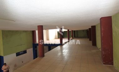 CENTRO: Excelente local en 2 niveles, céntrico en calle Madero.