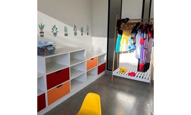 Departamento con diseño industrial, cómodo y cercano a la nueva línea 8 del Metro