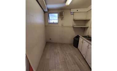 Oportunidad / Metro Pedro de Valdivia / Amplia Oficina