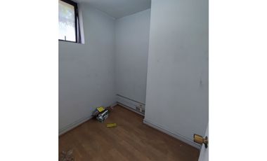 Oportunidad / Metro Pedro de Valdivia / Amplia Oficina