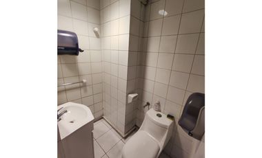 Oportunidad / Metro Pedro de Valdivia / Amplia Oficina