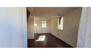 Se vende casa 2D+1B+ 2 Estac. cercana a Villaseca, Buin