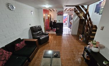 Oportunidad / Amplia Casa / Centro de Lampa / 5D+1B