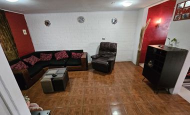 Oportunidad / Amplia Casa / Centro de Lampa / 5D+1B