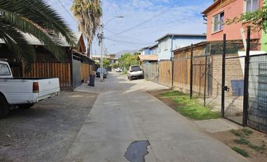 Oportunidad / Amplia Casa / Centro de Lampa / 5D+1B