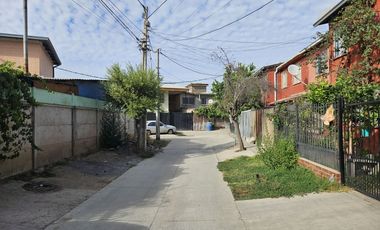 Oportunidad / Amplia Casa / Centro de Lampa / 5D+1B