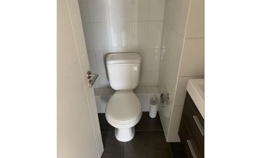 Se vende departamento en piso 10, con estac, bodega y excelente orientación