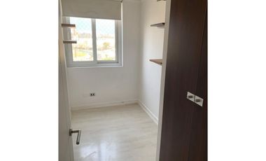 Se vende departamento en piso 10, con estac, bodega y excelente orientación