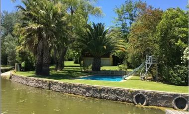 3 Casas Amobladas A Orilla De Lago Rapel