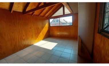 CASA REMODELADA EN SANTO TOMÁS (4D-4B) - QUILICURA