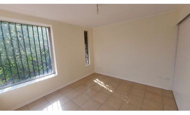 CASA REMODELADA EN SANTO TOMÁS (4D-4B) - QUILICURA