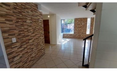 CASA REMODELADA EN SANTO TOMÁS (4D-4B) - QUILICURA