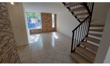 CASA REMODELADA EN SANTO TOMÁS (4D-4B) - QUILICURA
