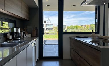 VENTA Casa Barrio Cerrado Acacias-Puertos del Lago-ESTRENAR-LAGUNA-Pileta-Domotica-LOSA RADIANTE