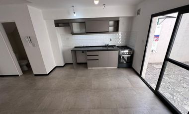 duplex de 3 ambientes con cochera y patio en Lomas de Zamora