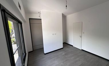 duplex de 3 ambientes con cochera y patio en Lomas de Zamora