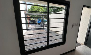 duplex de 3 ambientes con cochera y patio en Lomas de Zamora