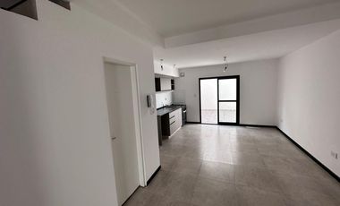 duplex de 3 ambientes con cochera y patio en Lomas de Zamora