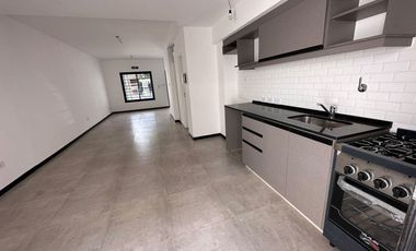 duplex de 3 ambientes con cochera y patio en Lomas de Zamora