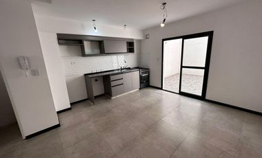 duplex de 3 ambientes con cochera y patio en Lomas de Zamora