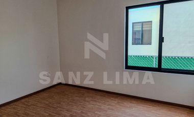 PUNTARENA RESIDENCIAL: Casa única con amplios espacios y luz natural.