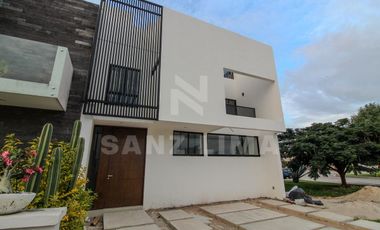 PUNTARENA RESIDENCIAL: Casa única con amplios espacios y luz natural.