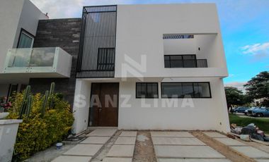PUNTARENA RESIDENCIAL: Casa única con amplios espacios y luz natural.