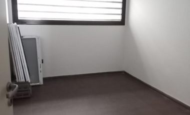 Venta Local C/cochera   en Haedo  A Estrenar Edif. A. Prof.