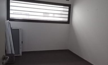 Venta Local C/cochera   en Haedo  A Estrenar Edif. A. Prof.