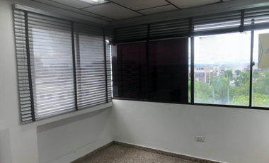 SE ARRIENDA OFICINA EN EL CENTRO DE LA CIUDAD