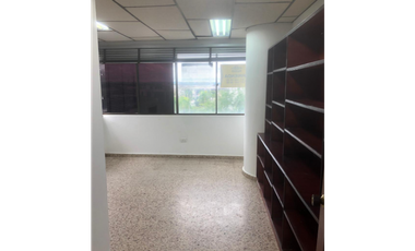 SE ARRIENDA OFICINA EN EL CENTRO DE LA CIUDAD