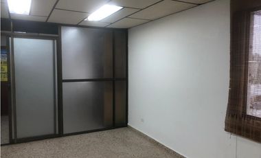 SE ARRIENDA OFICINA EN EL CENTRO DE LA CIUDAD