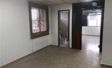 SE ARRIENDA OFICINA EN EL CENTRO DE LA CIUDAD