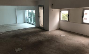 OFICINA EN VENTA DE 140 MTS EN BELGRANO.