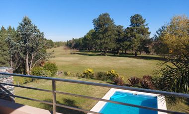 Alquiler temporario. Casa sobre el golf - Golfer's