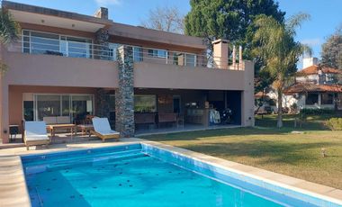 Alquiler temporario. Casa sobre el golf - Golfer's