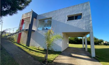 CASA EN VENTA EN COSTA ESMERALDA -  DEPORTIVO 161