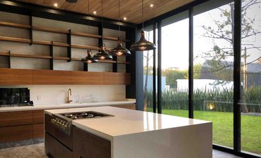 Casa en venta en coto Alcazar Oriente