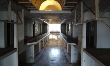 Local Comercial en  venta - Centro Comecial de I. Casanova, salida a dos calles