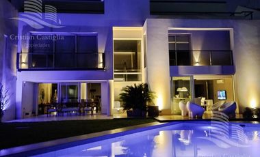 Venta - Casa 7 Ambientes, Dependencia, Balcón, Jardín, Pileta - Ramos Mejia Norte
