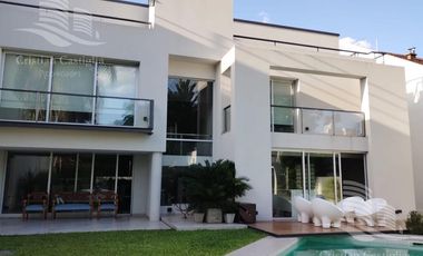Venta - Casa 7 Ambientes, Dependencia, Balcón, Jardín, Pileta - Ramos Mejia Norte