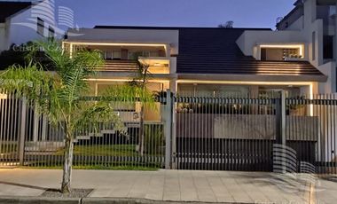 Venta - Casa 7 Ambientes, Dependencia, Balcón, Jardín, Pileta - Ramos Mejia Norte