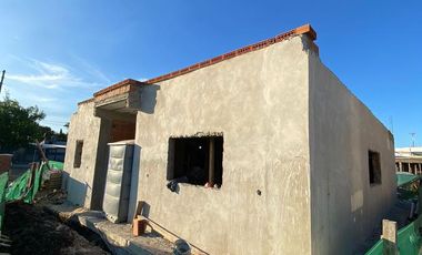 Casa en venta - 3 Dormitorios 3 Baños - 490Mts2- San Ramon