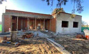 Casa en venta - 3 Dormitorios 3 Baños - 490Mts2- San Ramon